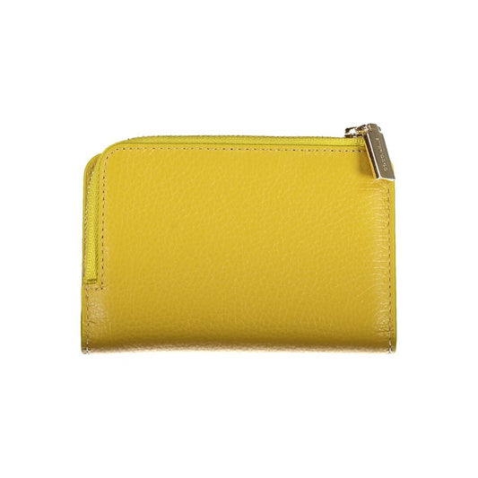 Elegant Green Leather Wallet with Secure Fastenings