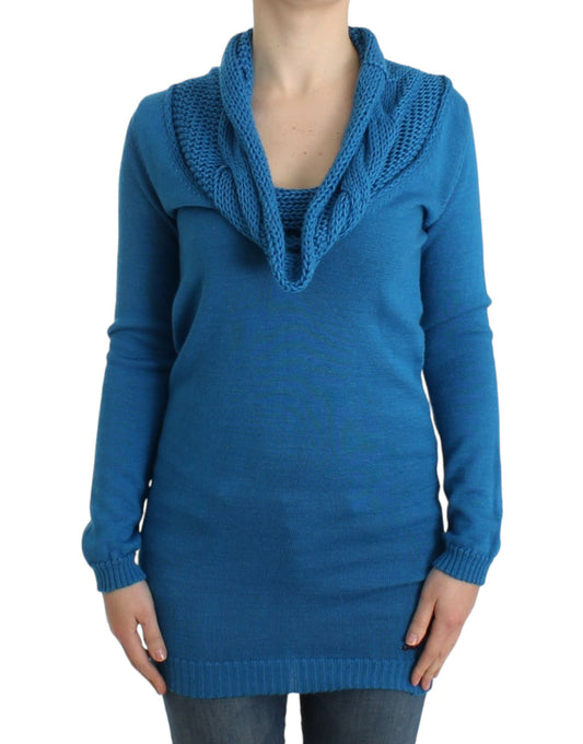 Blue knitted scoopneck sweater