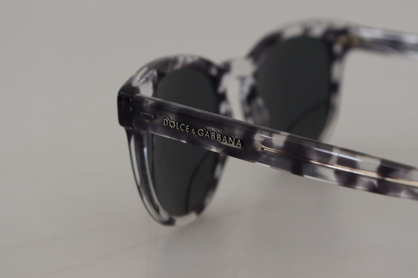 Elegant Black Havana Sunglasses