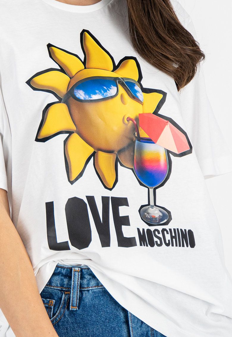 Chic Logo Cotton Tee in Elegant White
